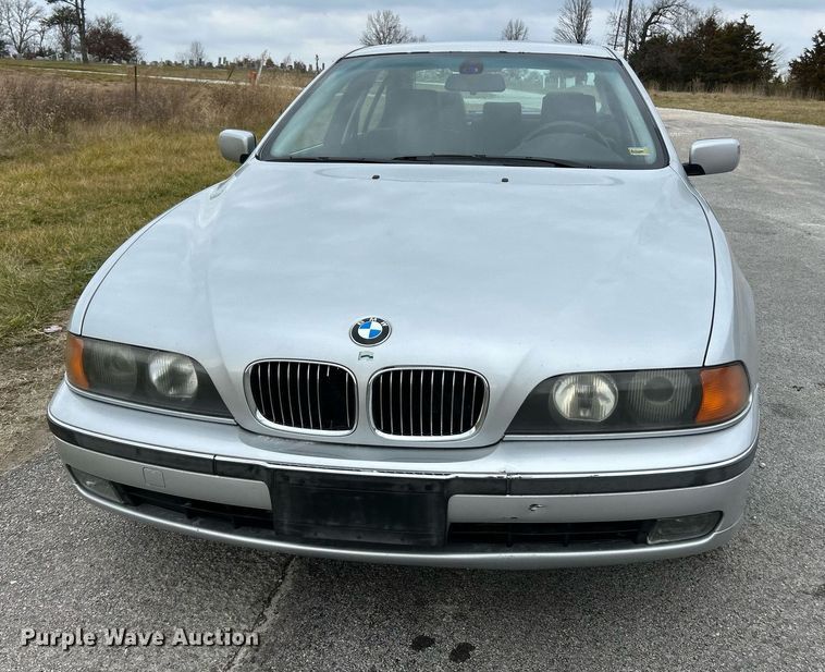 image for item NE9646 2000 BMW 540i