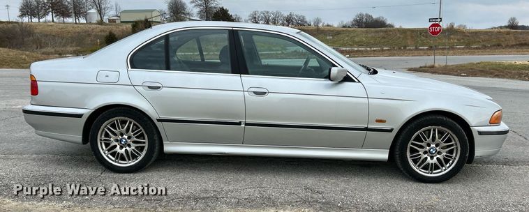 image for item NE9646 2000 BMW 540i