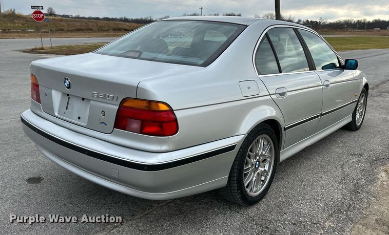 image for item NE9646 2000 BMW 540i