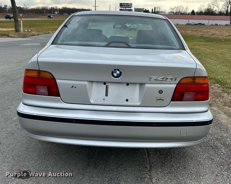 image for item NE9646 2000 BMW 540i