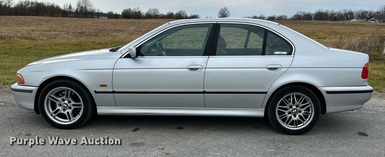 image for item NE9646 2000 BMW 540i