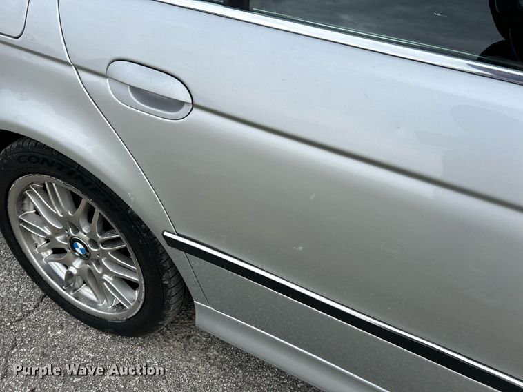 image for item NE9646 2000 BMW 540i