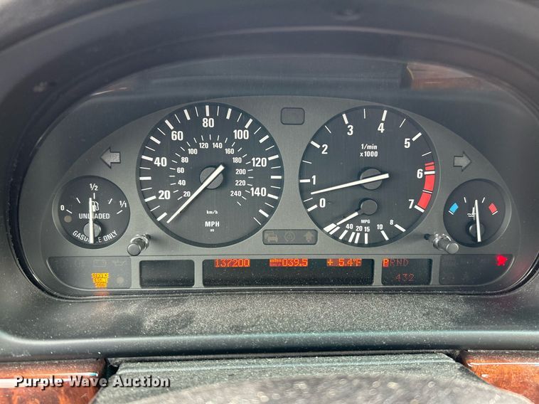 image for item NE9646 2000 BMW 540i