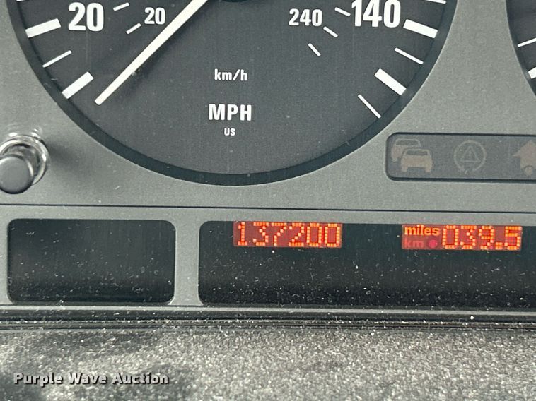 image for item NE9646 2000 BMW 540i