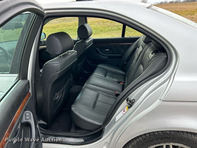 image for item NE9646 2000 BMW 540i