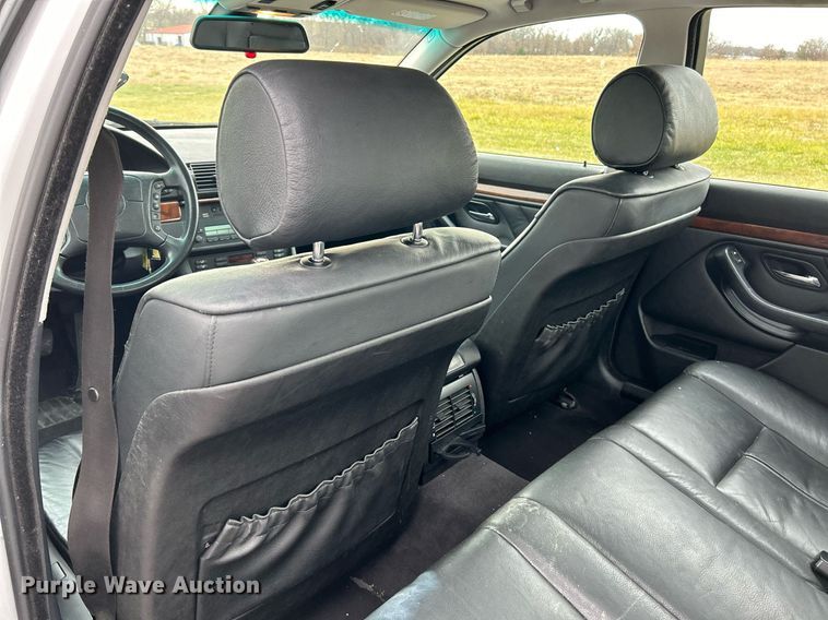 image for item NE9646 2000 BMW 540i