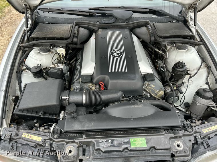 image for item NE9646 2000 BMW 540i