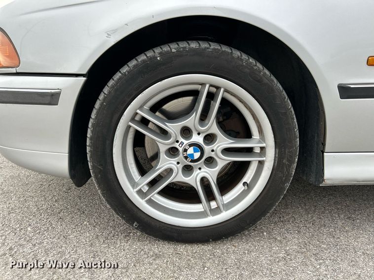image for item NE9646 2000 BMW 540i