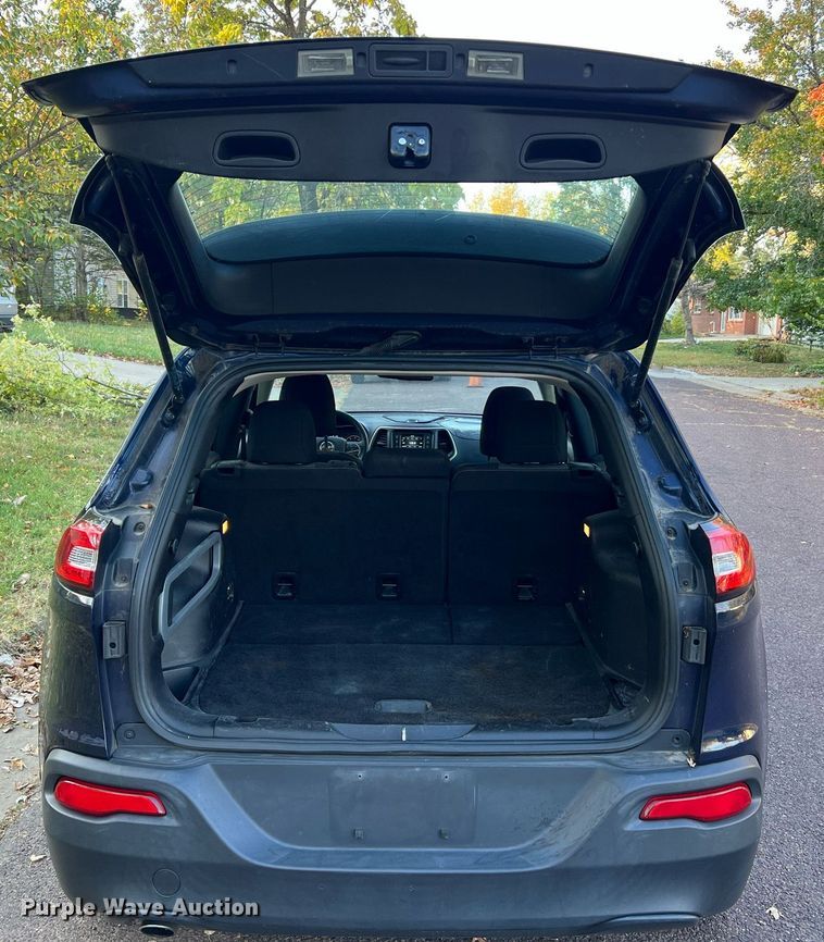 image for item NI9085 2016 Jeep Cherokee Sport  SUV