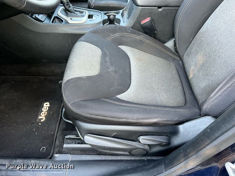 image for item NI9085 2016 Jeep Cherokee Sport  SUV