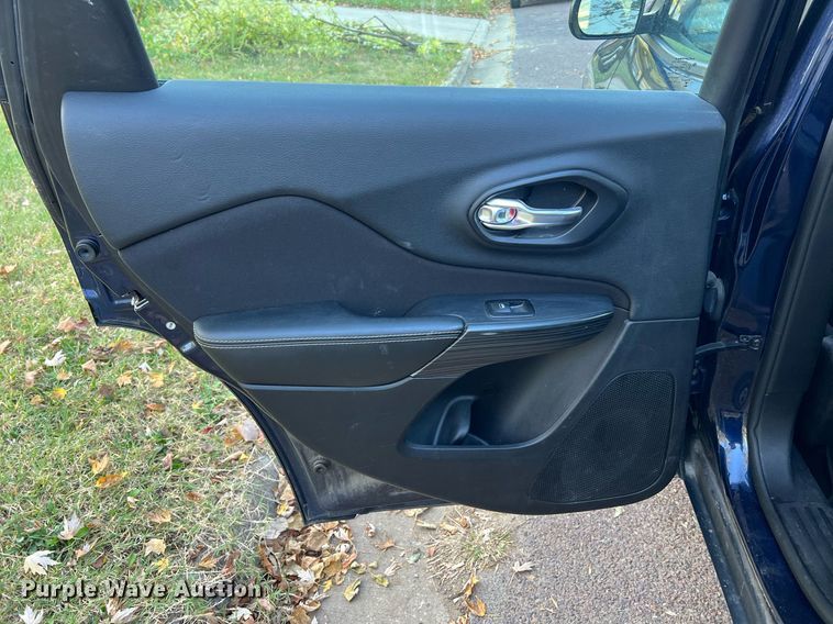 image for item NI9085 2016 Jeep Cherokee Sport  SUV