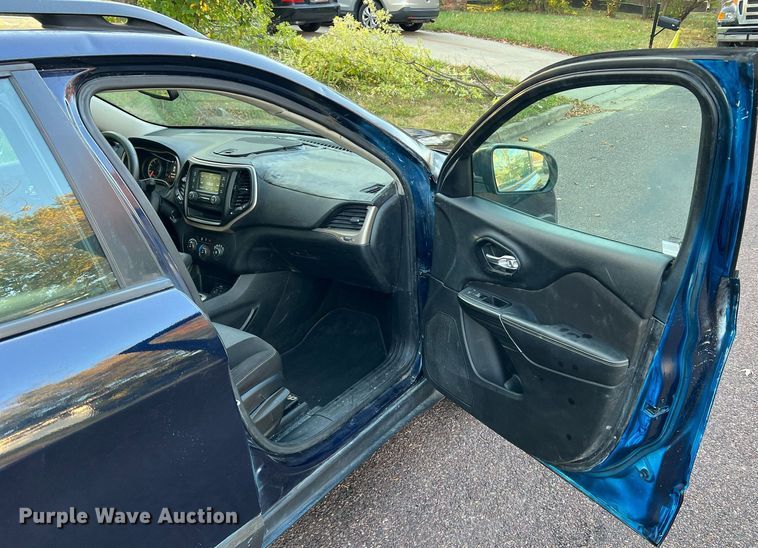 image for item NI9085 2016 Jeep Cherokee Sport  SUV