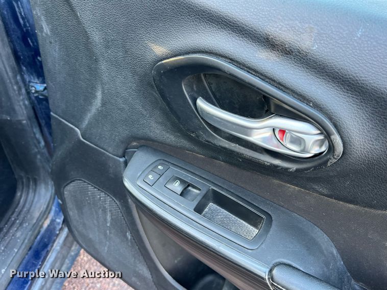 image for item NI9085 2016 Jeep Cherokee Sport  SUV