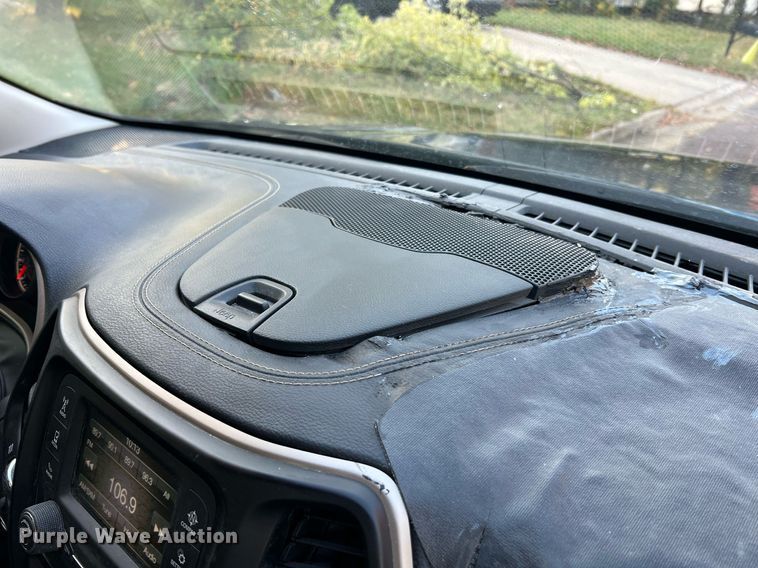 image for item NI9085 2016 Jeep Cherokee Sport  SUV