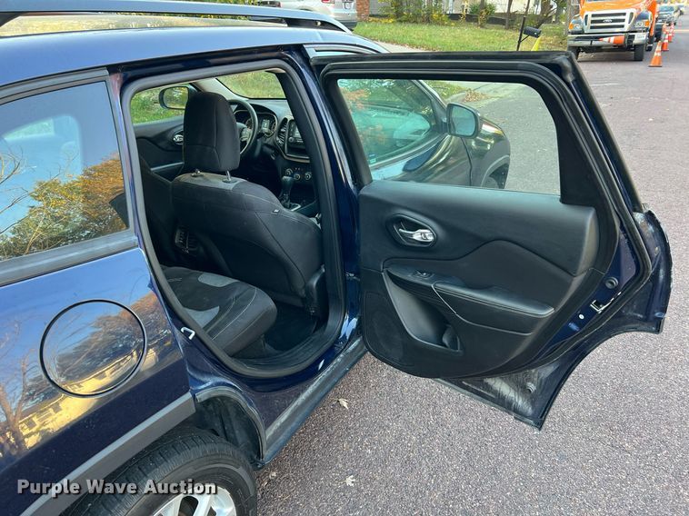 image for item NI9085 2016 Jeep Cherokee Sport  SUV