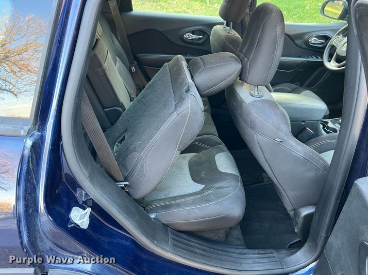 image for item NI9085 2016 Jeep Cherokee Sport  SUV