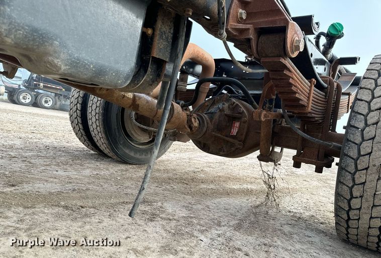 image for item NI9701 2012 Ford F550  truck cab and chassis