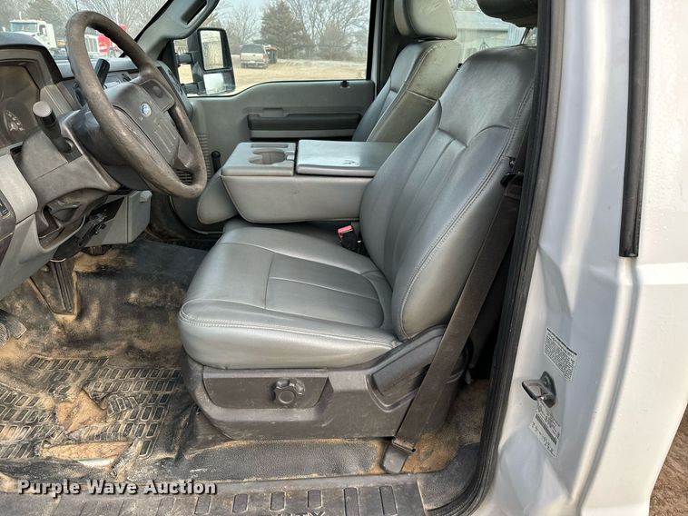 image for item NI9701 2012 Ford F550  truck cab and chassis