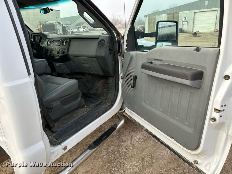 image for item NI9701 2012 Ford F550  truck cab and chassis