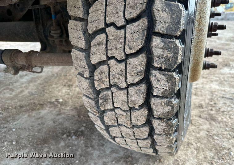 image for item NI9701 2012 Ford F550  truck cab and chassis