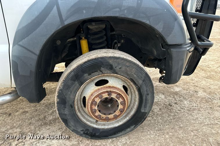 image for item NI9701 2012 Ford F550  truck cab and chassis