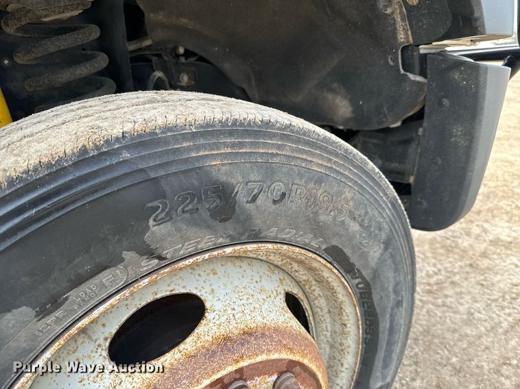 image for item NI9701 2012 Ford F550  truck cab and chassis