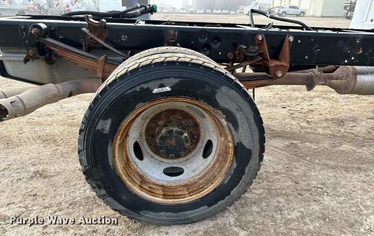 image for item NI9701 2012 Ford F550  truck cab and chassis