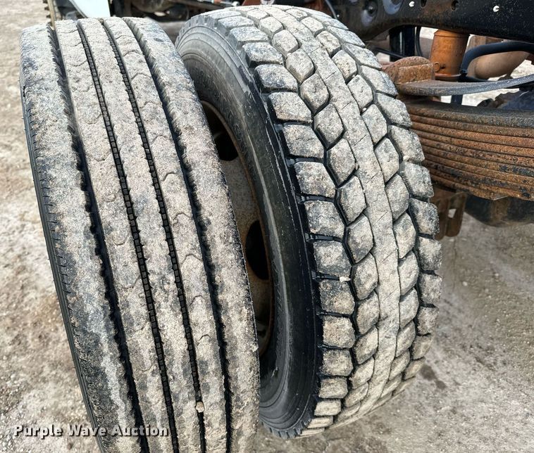 image for item NI9701 2012 Ford F550  truck cab and chassis