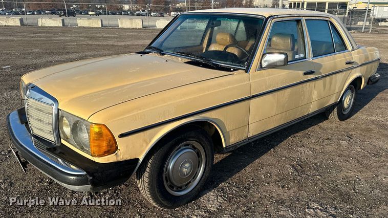 image for item NM9203 1983 Mercedes Benz 240D