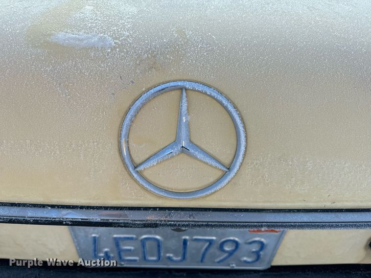 image for item NM9203 1983 Mercedes Benz 240D