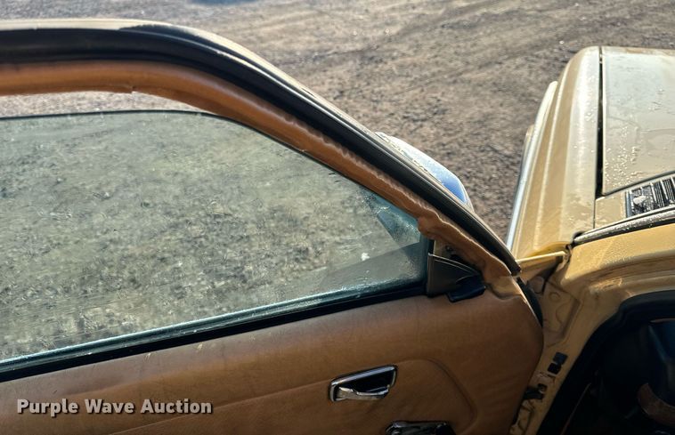 image for item NM9203 1983 Mercedes Benz 240D