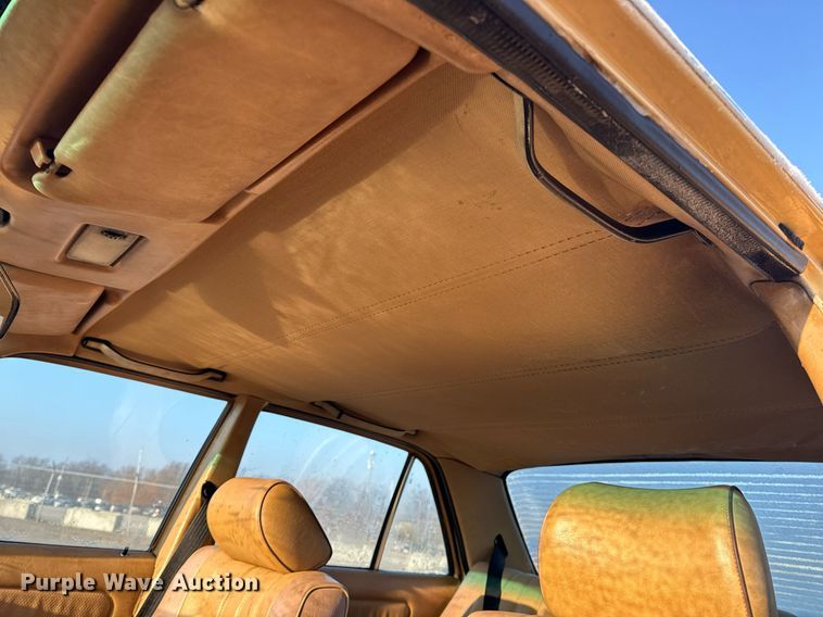 image for item NM9203 1983 Mercedes Benz 240D