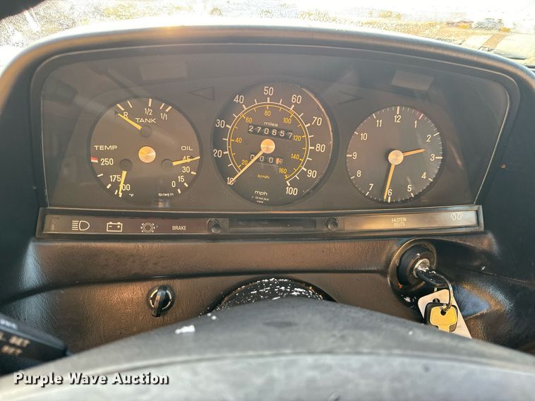 image for item NM9203 1983 Mercedes Benz 240D