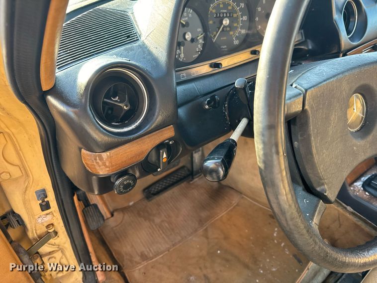 image for item NM9203 1983 Mercedes Benz 240D