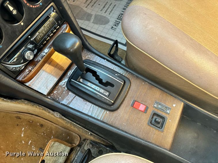 image for item NM9203 1983 Mercedes Benz 240D