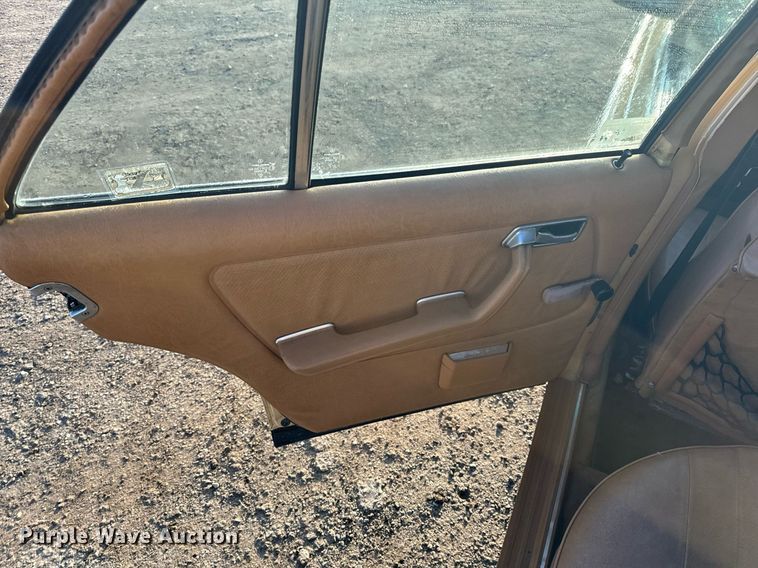 image for item NM9203 1983 Mercedes Benz 240D