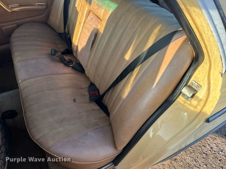 image for item NM9203 1983 Mercedes Benz 240D