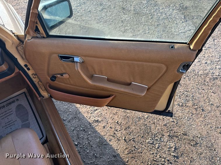 image for item NM9203 1983 Mercedes Benz 240D