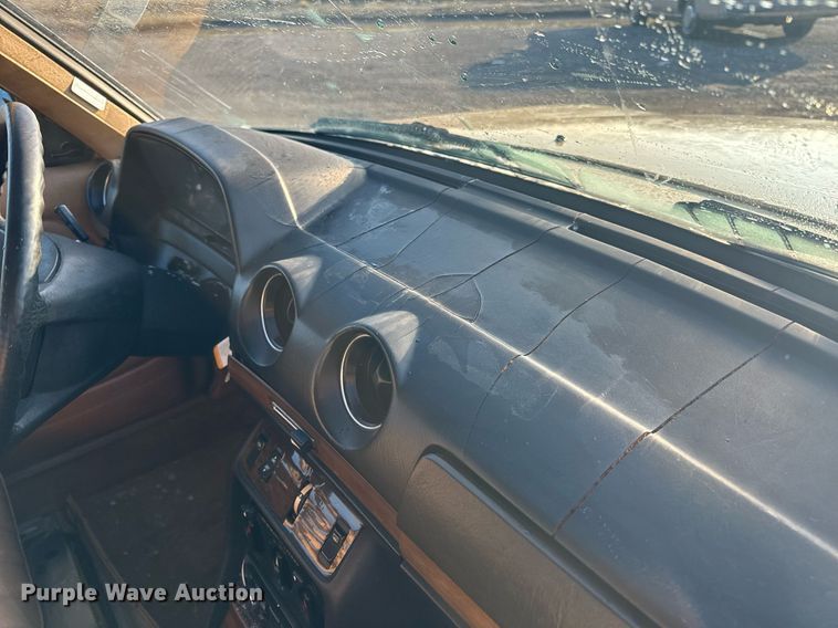 image for item NM9203 1983 Mercedes Benz 240D