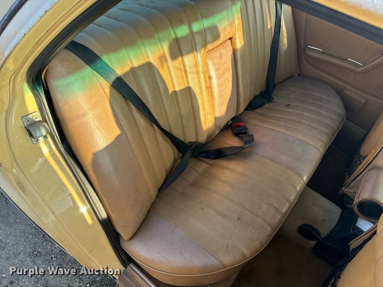 image for item NM9203 1983 Mercedes Benz 240D