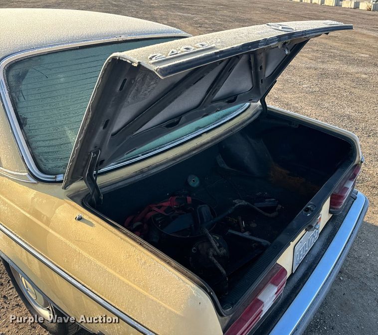 image for item NM9203 1983 Mercedes Benz 240D