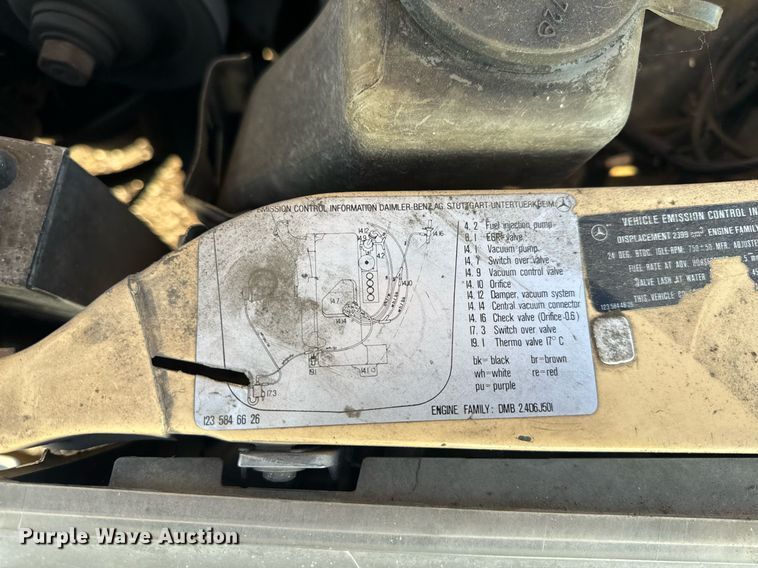 image for item NM9203 1983 Mercedes Benz 240D