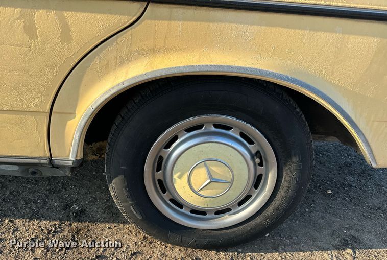 image for item NM9203 1983 Mercedes Benz 240D