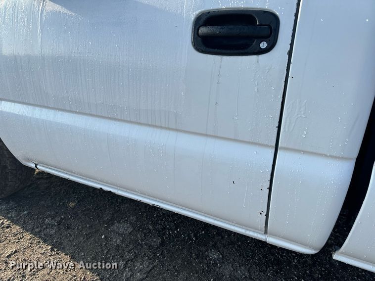 image for item NM9204 2003 Chevrolet Silverado 1500  pickup truck
