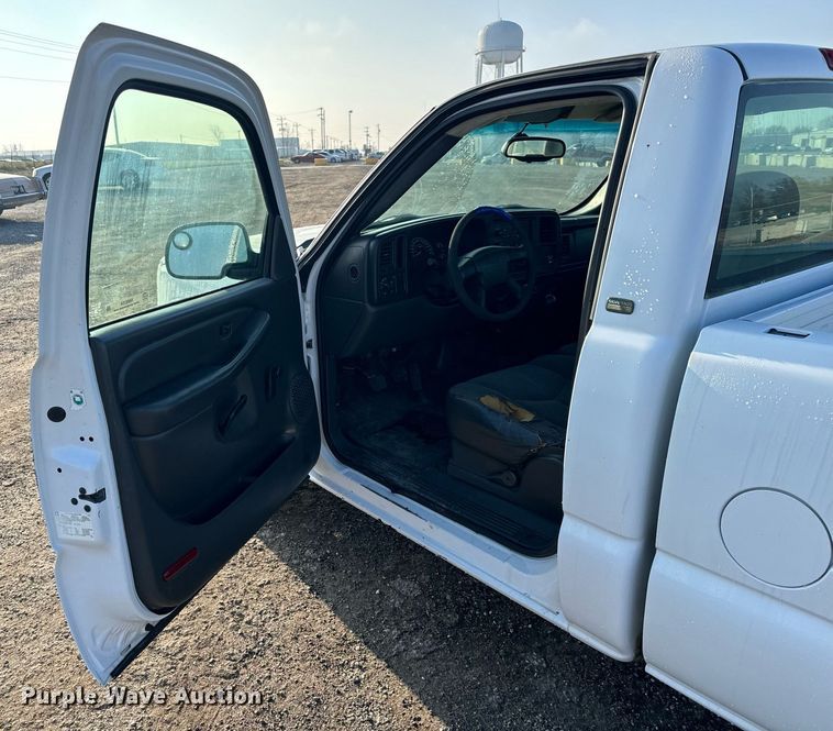 image for item NM9204 2003 Chevrolet Silverado 1500  pickup truck