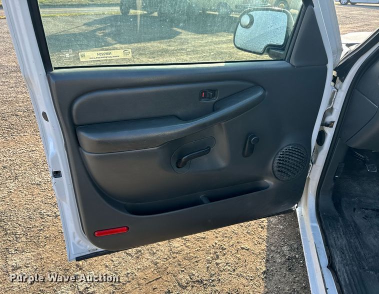 image for item NM9204 2003 Chevrolet Silverado 1500  pickup truck