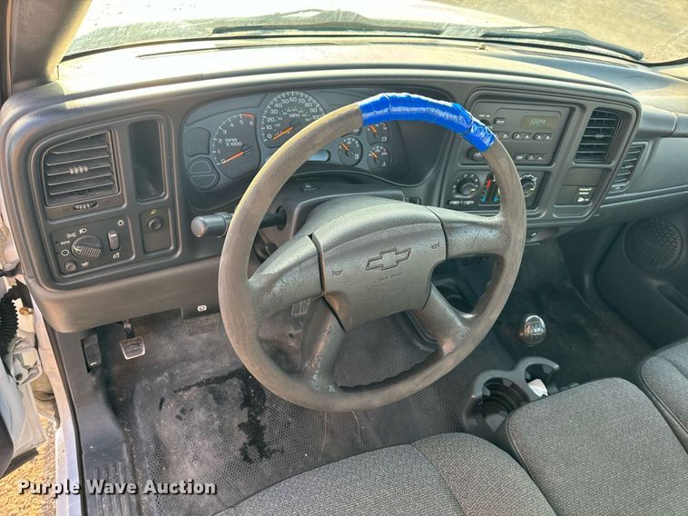 image for item NM9204 2003 Chevrolet Silverado 1500  pickup truck