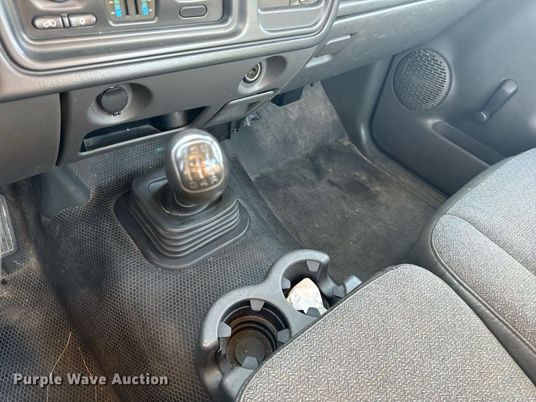 image for item NM9204 2003 Chevrolet Silverado 1500  pickup truck