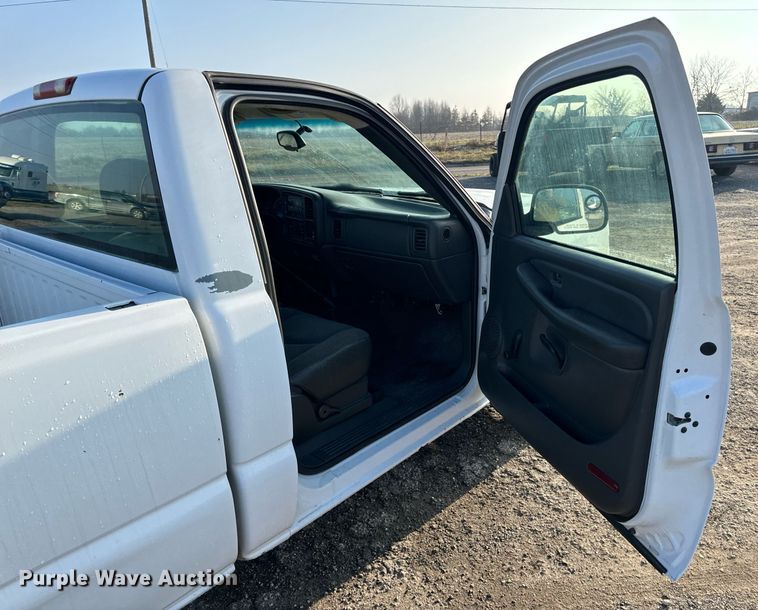 image for item NM9204 2003 Chevrolet Silverado 1500  pickup truck