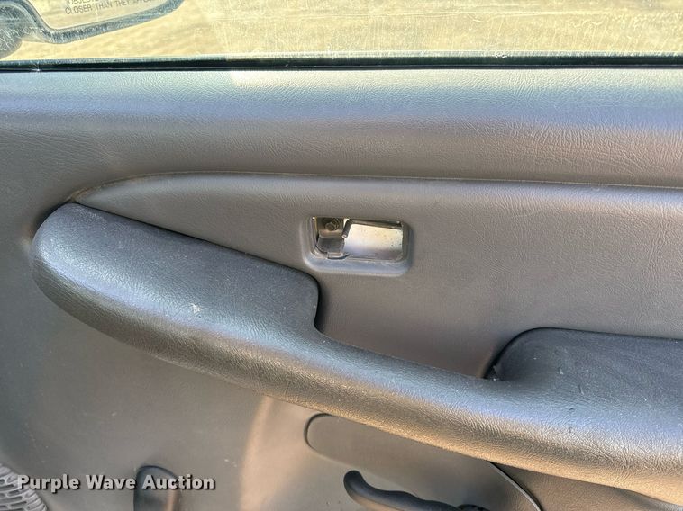 image for item NM9204 2003 Chevrolet Silverado 1500  pickup truck